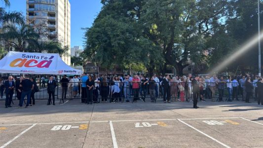 EN VIVO: Comienza a poblarse la plaza de la Legislatura a la espera del gobernador