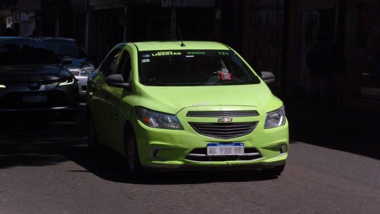 Santa Fe: se aprobó el Manual de Identidad del Subsistema de Remises