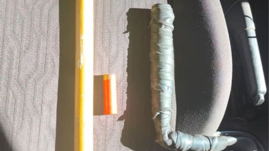 Un hombre fue detenido tras caminar por los techos de las casas armado