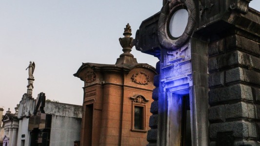 Invitan a la última recorrida nocturna del año en el Cementerio Municipal