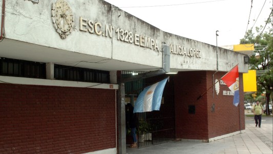 Avanza el mejoramiento de veredas en la Escuela República de Bolivia