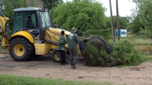 Lluvia en Santa Fe: supervisaron las tareas de limpieza y desobstrucción en puntos críticos