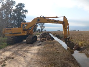 Licitaron la compra de 8 máquinas para mantenimiento de canales y obras de drenaje