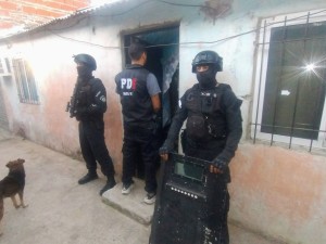 Detuvieron a cuatro hombres por abuso de arma de fuego en la ciudad de Santa Fe