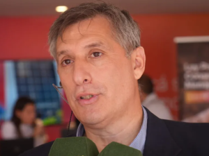 Pablo Olivares anunció un plan de desendeudamiento para empleados públicos de Santa Fe