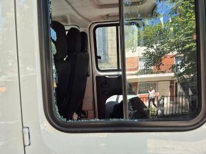 Hay un detenido por apedrear una cuadrilla de la EPE en Villa del Parque