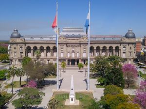 La Provincia firma la compra de Casa Cuna para crear el Polo de la Niñez