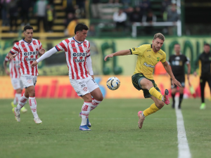 Unión cayó en la tabla de posiciones tras perder con Defensa y Justicia