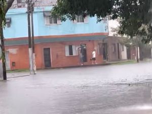 Lluvia y complicaciones: en algunos lugares de la ciudad cayeron más de 100 milímetros