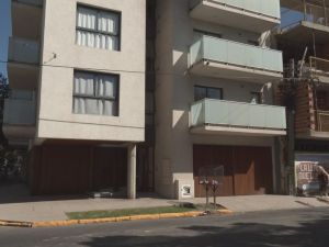 Ingresaron a diferentes departamentos de un edificio del macrocentro de la ciudad