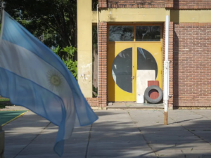 Ataque en San Cristóbal: la Justicia ordenó suspender las clases en la Mariano Moreno