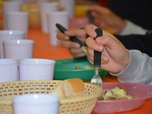 Creció un 30% la demanda en comedores escolares en Santa Fe y preocupa la crisis social