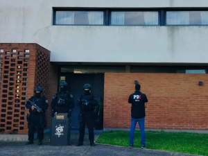 Allanaron el country El Paso y detuvieron a un influencer por juego clandestino en Santo Tomé