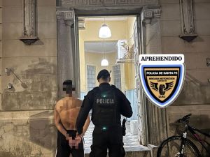Un hombre fue aprehendido por agresión en la vía pública