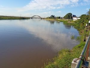 Tras llegar a su pico, el Río Salado comenzó un descenso en sus niveles