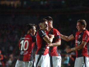 Colón goleó a San Miguel y mira a todos desde lo más alto de la tabla