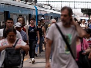 El humor social en caída libre mientras se desploman las expectativas económicas