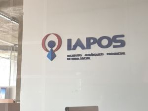 IAPOS: advierten sanciones a médicos que cobren "plus" y agilizan reintegros