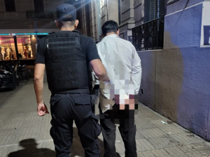 Detuvieron a un joven por robar mercadería de un camión en Blas Parera y Gorriti