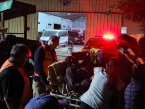 Rescataron a un hombre enfermo aislado por inundaciones en Villa Minetti