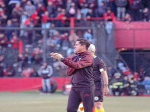 Colón: ¿mantendrá Medrán los tres "5" y al único delantero para enfrentar a San Miguel?