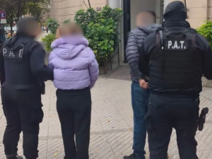 Arrebato, persecución y detenidos en barrio Villa Hipódromo