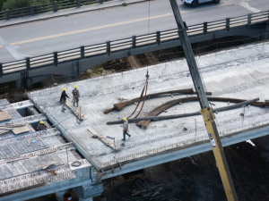 Puente Santa Fe–Santo Tomé: llegó la lanzadora de vigas desde Asia