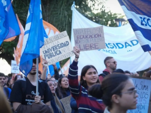 Santa Fe marchó en defensa de la Universidad Pública y su financiamiento