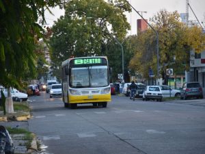 Colectivos: negociaciones a contrarreloj para que lleguen aportes de Nación