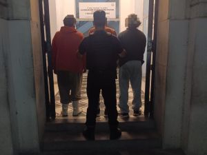 Detenidos tras intentar usurpar una casa donde se vendía droga