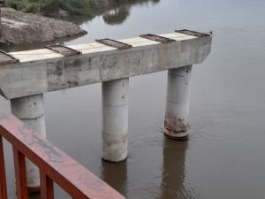 Detectaron una falla en una de las columnas del Nuevo Puente Carretero