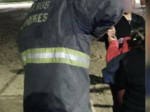 Rescataron a una nena atrapada en una hamaca del Parque Juan de Garay