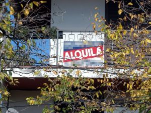 Inquilinos destinan más de la mitad de sus ingresos al pago del alquiler