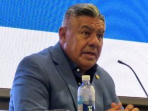 Autorizan al “Chiqui” Tapia a viajar al Mundial