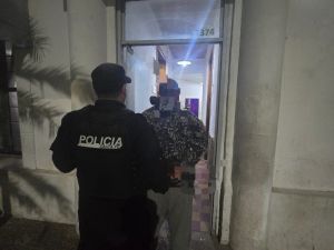 Un delincuente robó a dos mujeres: terminó detenido con un arma blaca en su poder