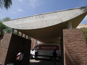 Permanece en estado crítico el menor que cayó de un camión en Santo Tomé