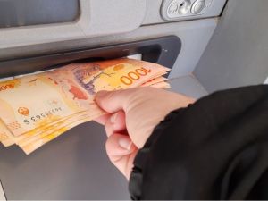 Calendario de pagos: Cuándo cobran el sueldo de mayo los empleados públicos y docentes de Santa Fe