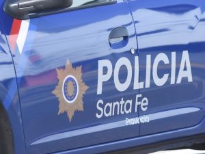 Agredieron a dos policías con un destornillador en barrio Barranquitas