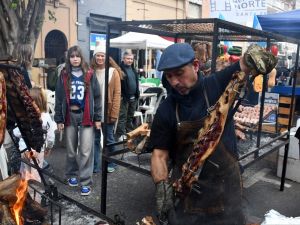 Entre acordes y platos típicos, Santa Fe revivió los “Sabores de nuestra historia"