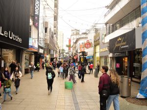 “Modo Revolución” en la Peatonal santafesina para celebrar el 25 de Mayo