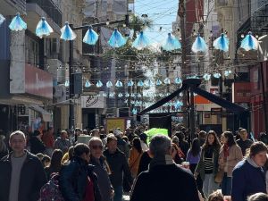 Fin de semana largo: más de 100 mil personas pasaron por la ciudad