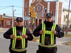 Milagrosa intervención: dos policías le salvaron la vida a una beba de un año