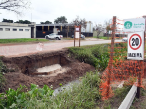 Avanzan los nuevos puentes peatonales sobre Av. Aristóbulo del Valle