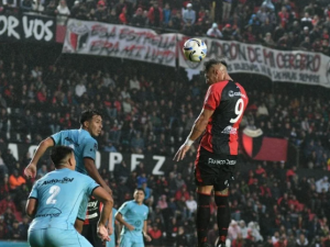 Colon visita a Defensores de Belgrano con el objetivo de recuperar terreno perdido