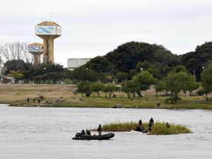 Se coordinan los trabajos para retirar el embalsado de la Laguna Setúbal