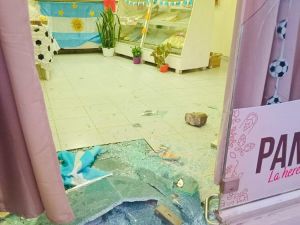 Provocaron destrozos y robaron una panadería en San José del Rincón
