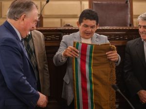 El Senado de Santa Fe distinguió al "Pulga" Rodríguez por su trayectoria y legado deportivo