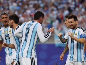 Sublime Messi: triplete del 10 y triunfo de Argentina en el debut mundialista