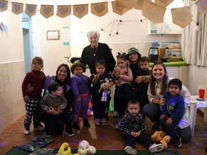 El programa “Abuelos Cuentacuentos” cerró su primera ronda en los Jardines Municipales