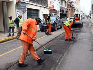 Bacheo y tránsito: continúan las intervenciones en distintos sectores de la ciudad